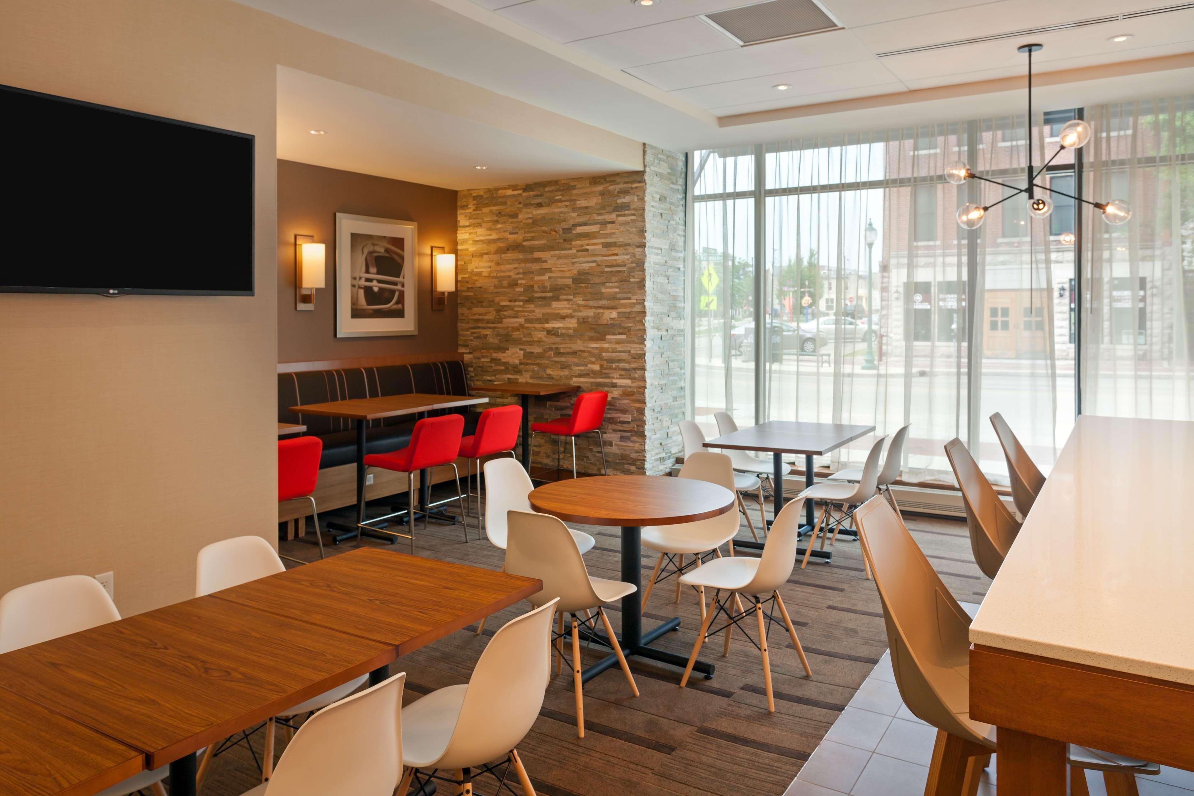 Hyatt Place Bloomington Indiana מראה חיצוני תמונה